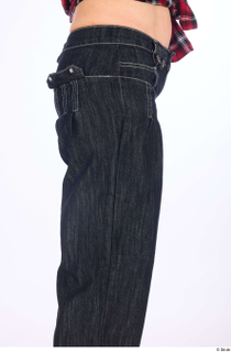 Hanane baggy high-waisted jeans casual dressed thigh 0007.jpg